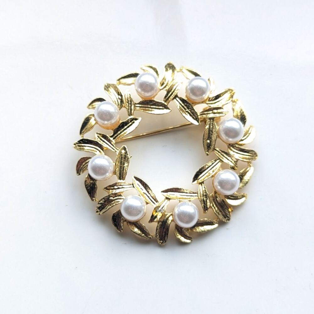 Vintage Estate Avon Gold Tone Faux Pearl Floral Branch Leaf Spring Wreath Brooch